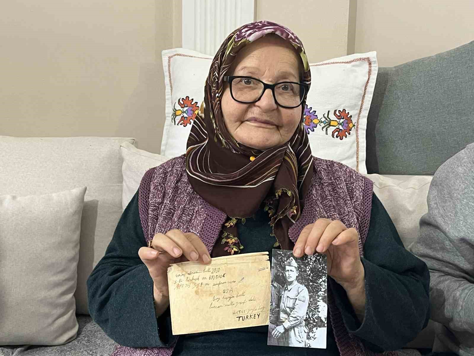 Yüzünü görüp, sesini duymadığı şehit babasının kendisi için yazdığı 75 yıllık mektubu yıllardır saklıyor
