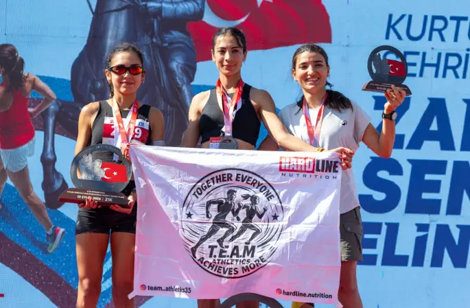 14.Uluslararası 9 Eylül İzmir Yarı Maratonu tamamlandı