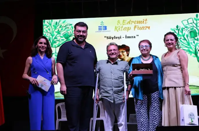 8. Edremit Kitap Fuarı’nın dördüncü gününde yazar buluşmaları düzenlendi
