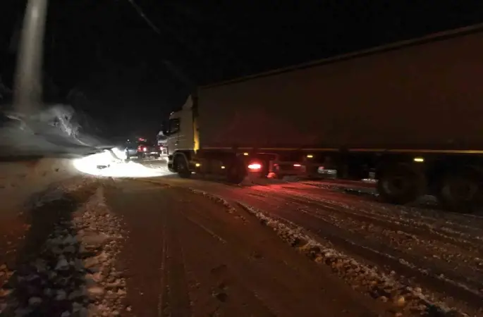 Antalya’da bin 825 rakımlı Alacabel’de kar yağışı başladı
