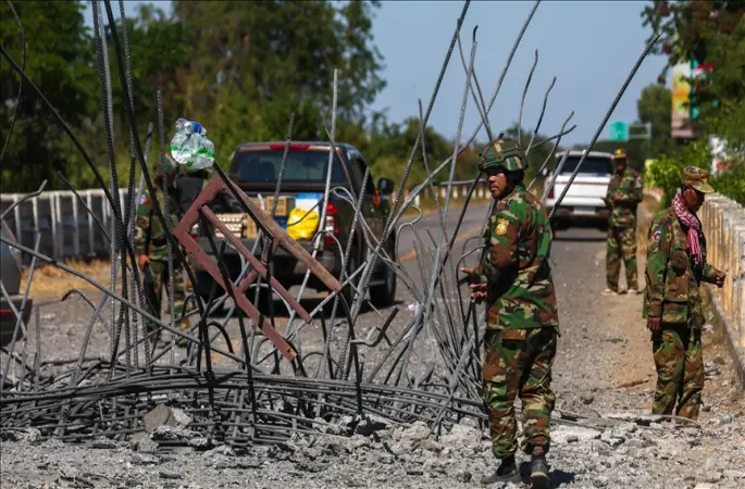 ASEAN'da ateşkese varamayan Tayland ile Kamboçya arasındaki sınır gerilimi sürüyor
