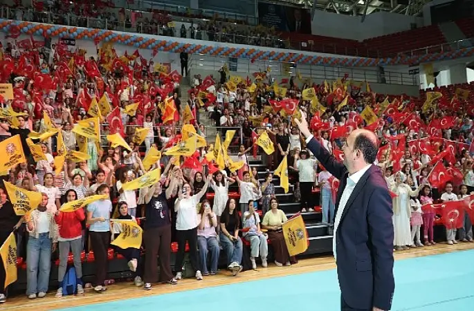 Başkan Altay, Genç KOMEK Yaz Okulu'nun Muhteşem Kapanış Programına Katıldı