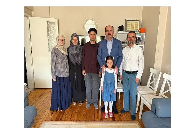Başkan Altay, “Umre Ödüllü Siyer Yarışması" ile Umreye Giden Yarış Ailesini Ziyaret Etti