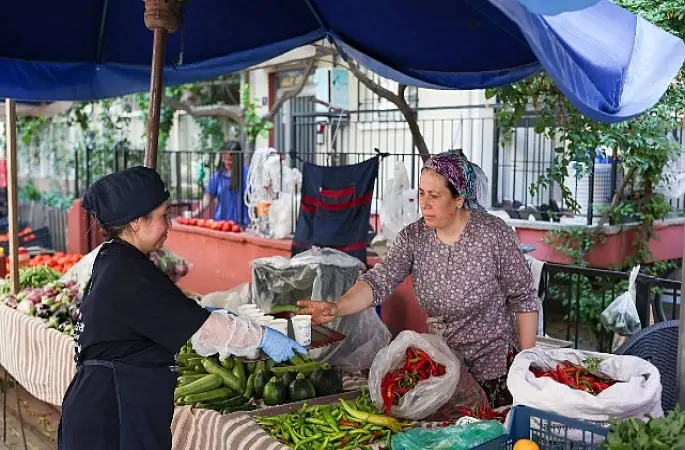 Başkan Çerçioğlu'ndan Pazarcı Esnafları ve Vatandaşlara Limonata İkramı