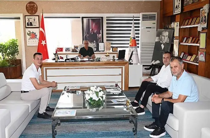 Belediye personelinden Başkan Topaloğlu'na veda ziyareti