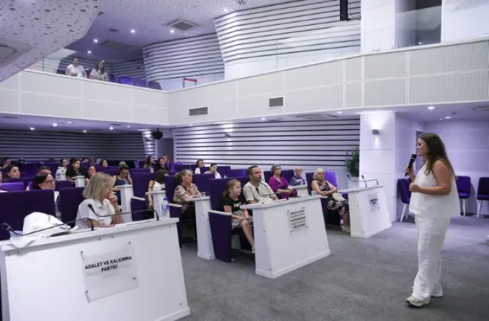 Buca Belediyesi’nde çocukların okul yaşamına yönelik seminer düzenlendi