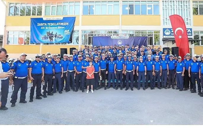 Büyükakın, zabıta yeleğini giydi, telsizle teşkilatın 200. kuruluş yılını kutladı:  “Bizim anlayışımızda patron da, efendi de sadece millettir"