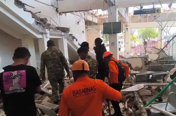 Endonezya’da 7,7 büyüklüğündeki deprem: Can kaybı 40’a yükseldi