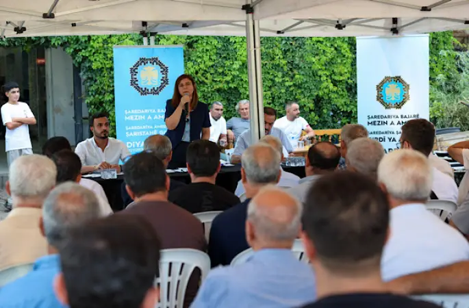 Eşbaşkan Bucak, Eski Hal esnafıyla bir araya geldi