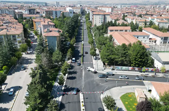 Gazi Caddesi’ndeki yenileme çalışmaları tamamlandı