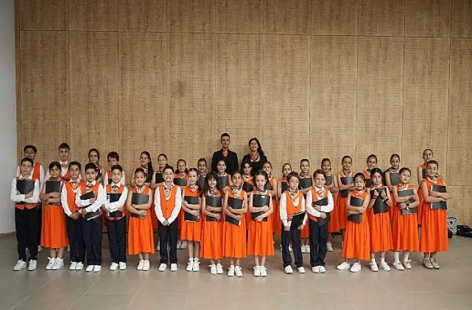 Geleceğin sanatçıları ayakta alkışlandı