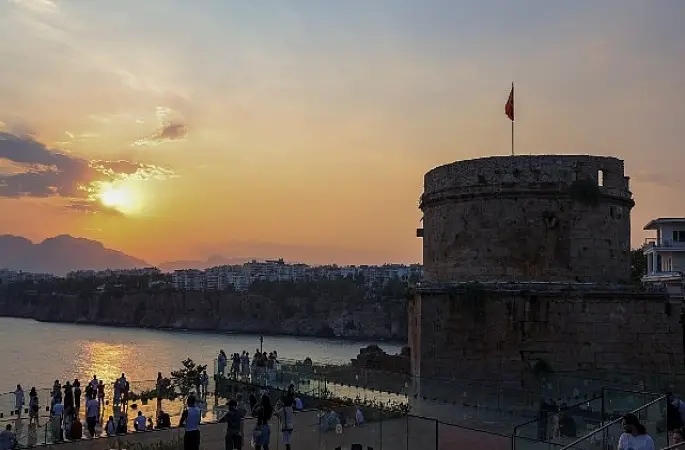 Hıdırlık Kulesi yeniden Antalyalılarla buluştu