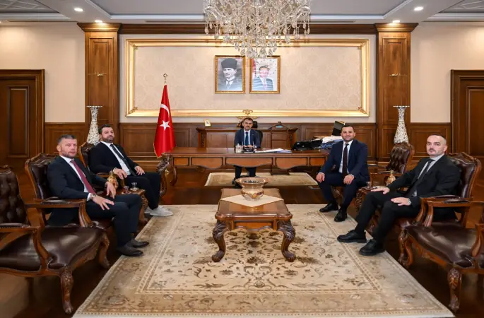 İş insanı Fatih Sultan Aşam ve beraberindeki heyet, Vali Aktaş'ı ziyaret etti