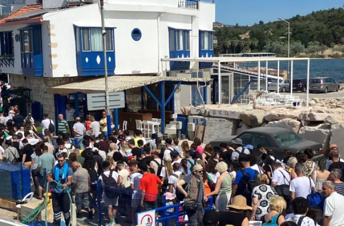 İZDENİZ’in hafta sonu seferleri ilgi görüyor: Yaklaşık 20 bin kişi yararlandı