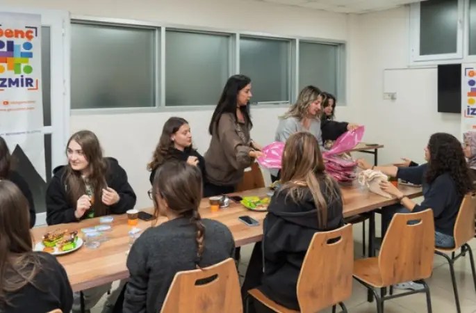İzmir Büyükşehir Belediyesi kız öğrencilere aylık 2 bin TL’ye barınma imkanı sunuyor