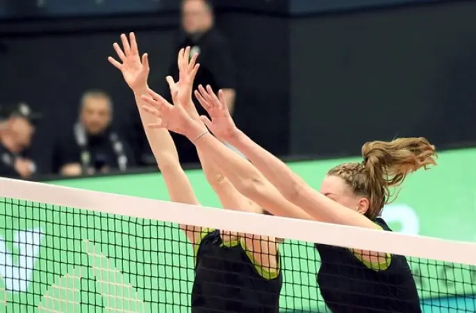 Kadın Voleybol Millî Takımı yarı finale lider yükseldi
