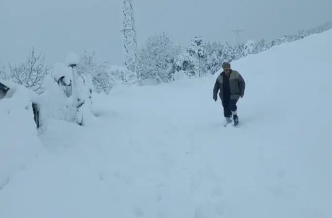 Kar yağışı Adana’da köylüyü sevindirdi
