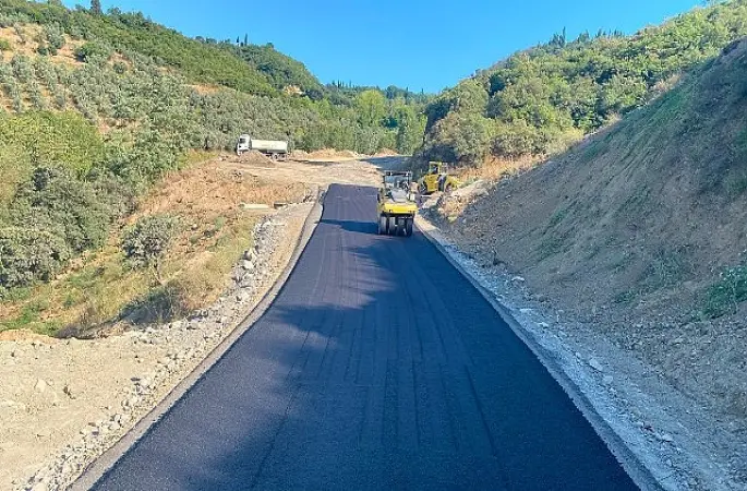 Karamürsel Dereköy'de bozulan yollar yenileniyor