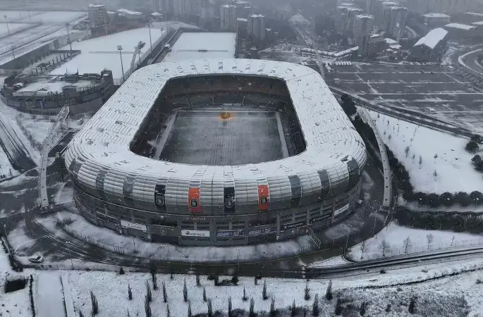 Karla kaplanan Başakşehir havadan görüntülendi
