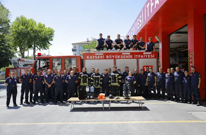 Kayseri itfaiyesine yeni nesil ekipmanlarla uygulamalı eğitim