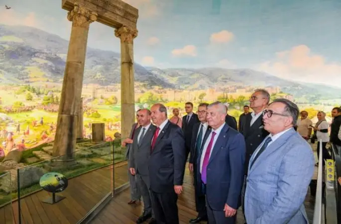 KKTC 5. Cumhurbaşkanı Tatar, Panorama 1326 Bursa Fetih Müzesi’ni gezdi