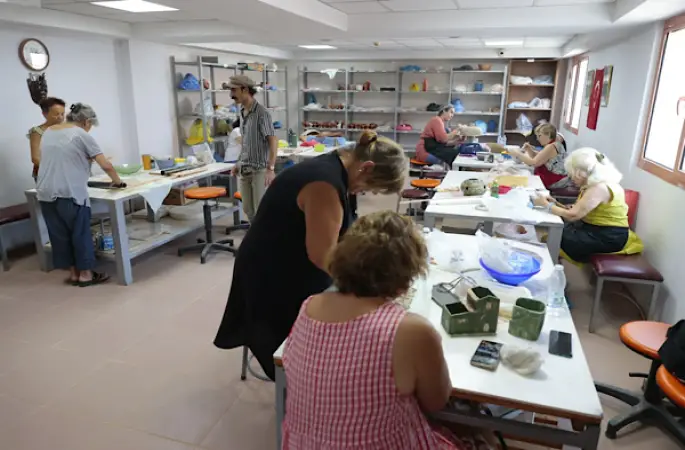Konak’ta sanat kursları her yaştan vatandaşı buluşturuyor