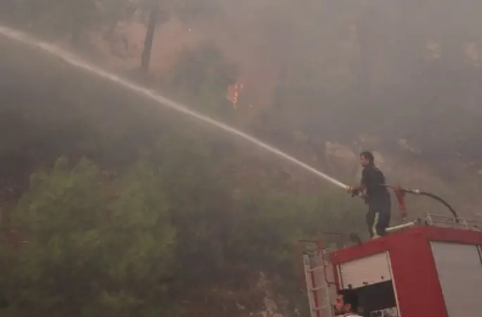 Kumluca’da orman yangınına müdahale sürüyor