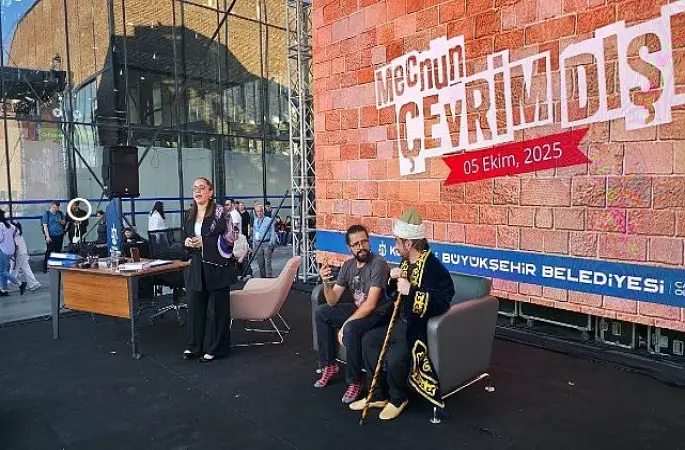 “Mecnun Çevrim Dışı" ile tiyatro heyecanı başlıyor