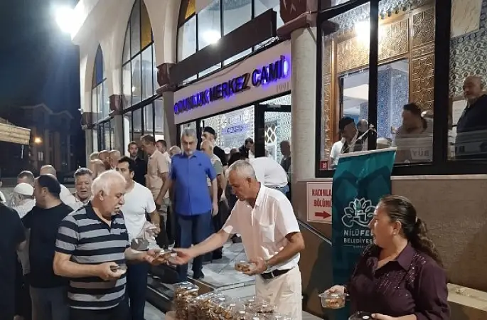 Nilüfer Belediyesi'den kandil simidi ikramı