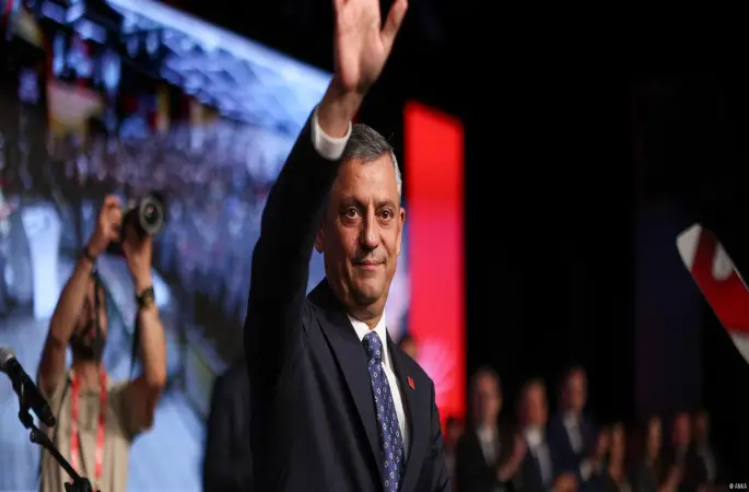 Özgür Özel Yeniden Genel Başkan Seçildi