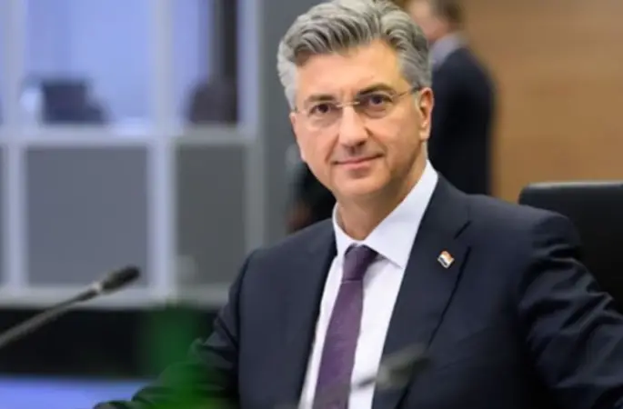 Plenkovic: Söz verdiklerimizi Sisak ve bölgesi için hayata geçiriyoruz