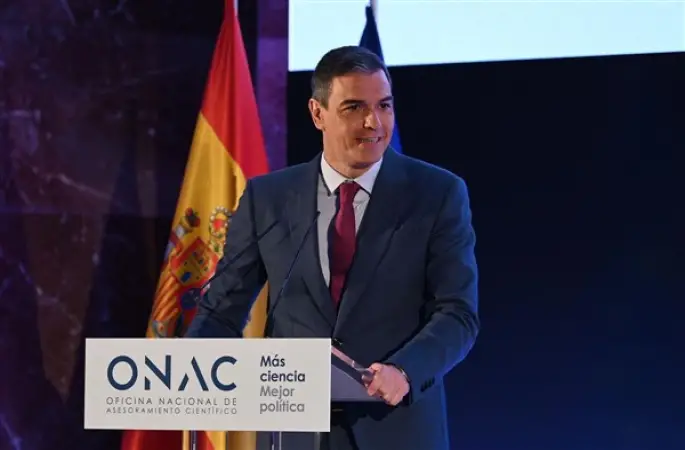 Sanchez: Feijoo ambalaj, Abascal ise hediyenin kendisi