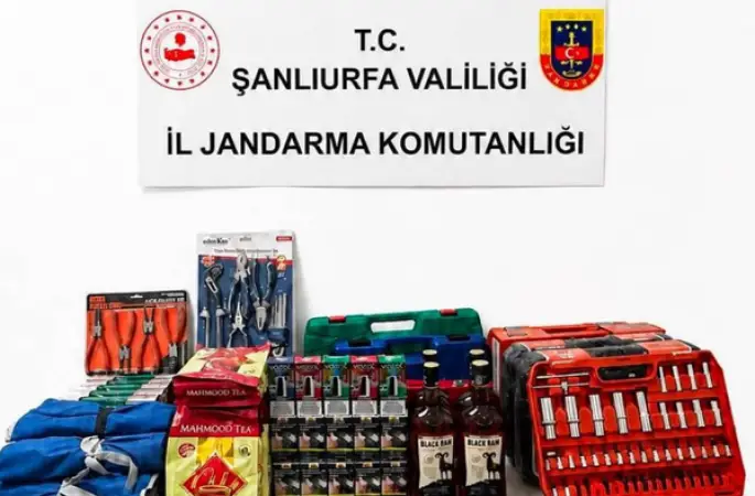 Şanlıurfa'da jandarmadan kaçakçılık operasyonu: Çok sayıda kaçak ürün ele geçirildi