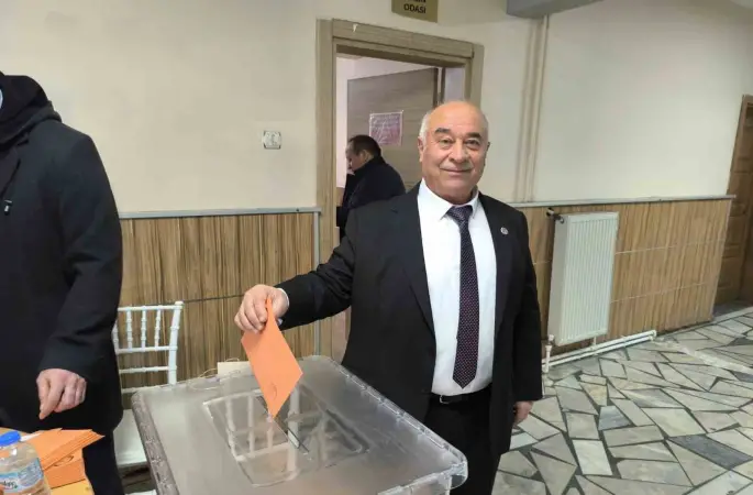 Şuhut’ta şoförler ve otomobilciler esnafı sandık başına gitti