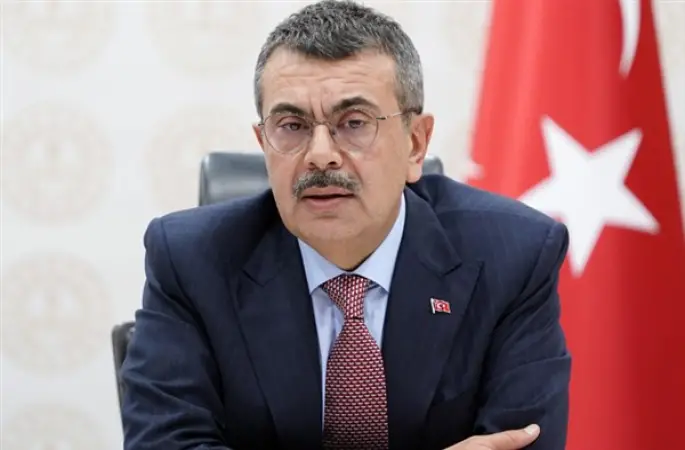 Tekin: Gençlerin krizlere çözüm geliştiren bireyler olarak yetişmesini önemsiyoruz