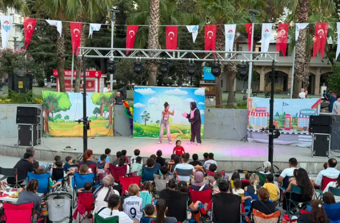 Yalova’da çocuklar tiyatro ve oyun parkurunda buluştu