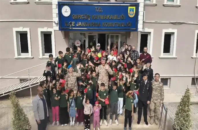 Yemişli Ortaokulu öğrencilerinden jandarmaya ziyaret